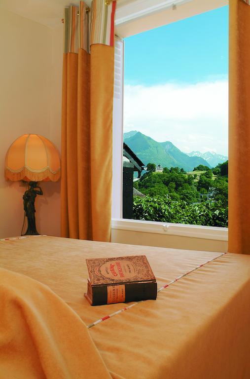 Hotel Le Viscos Saint-Savin  Room photo